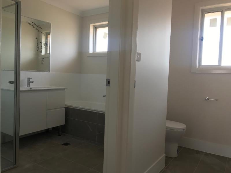 18 Reginald Drive TAMWORTH 7