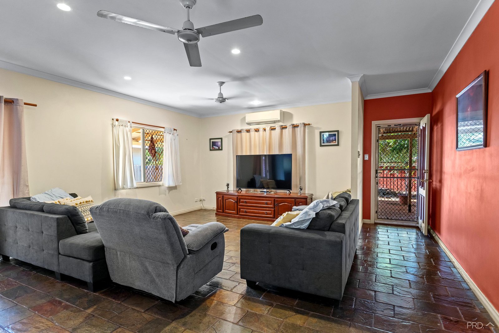 18 Reid Road CABLE BEACH 8