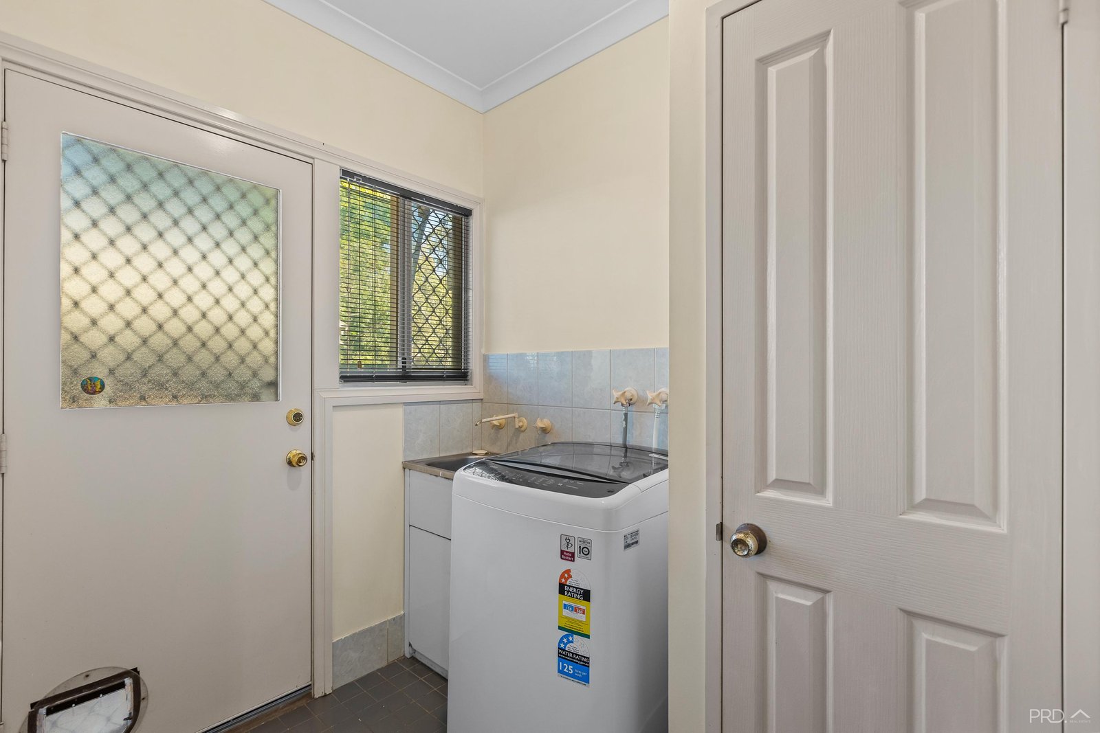 18 Reid Road CABLE BEACH 14