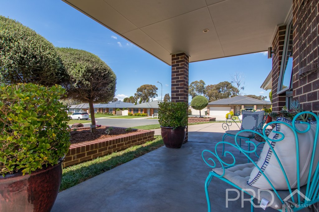 18 Ridge Street TUMUT 2