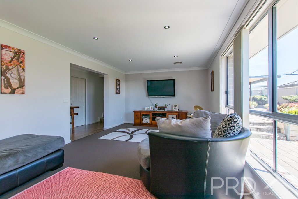 18 Ridge Street TUMUT 11