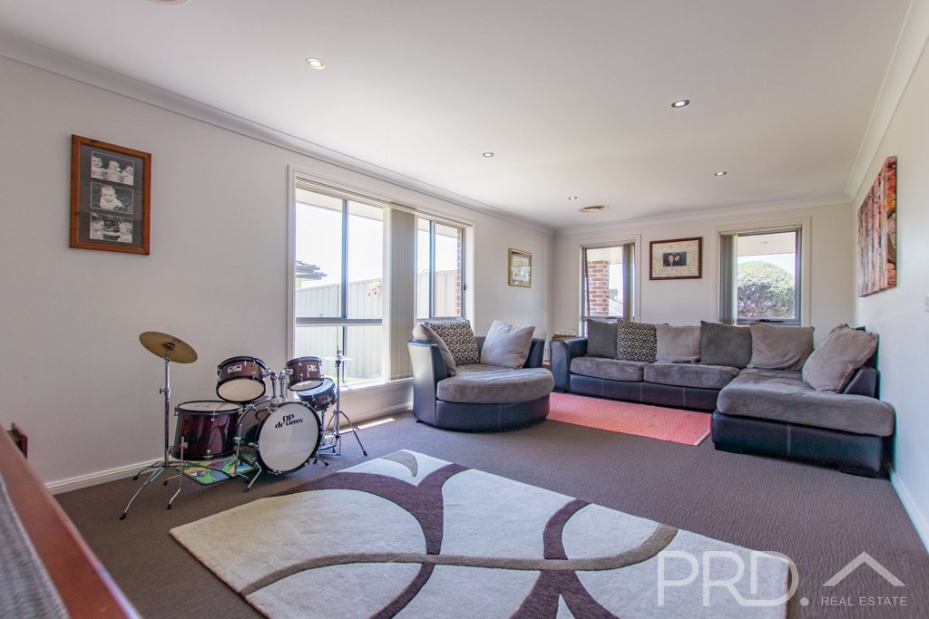 18 Ridge Street TUMUT 12