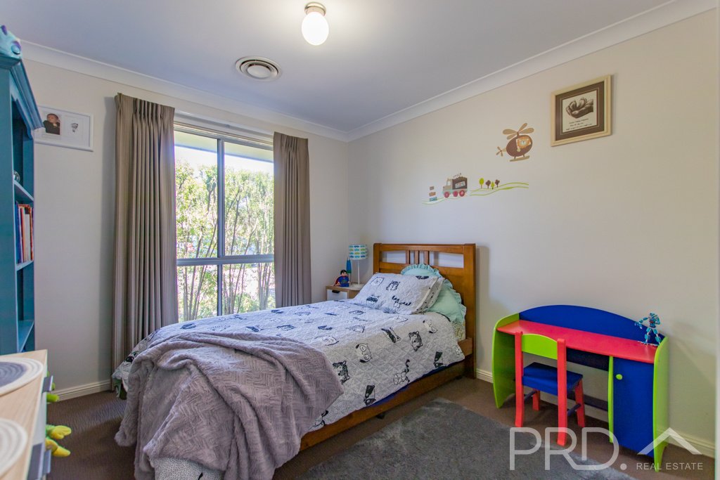 18 Ridge Street TUMUT 14