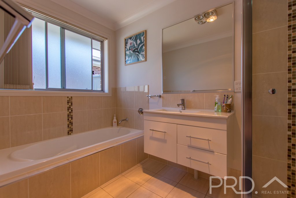 18 Ridge Street TUMUT 16