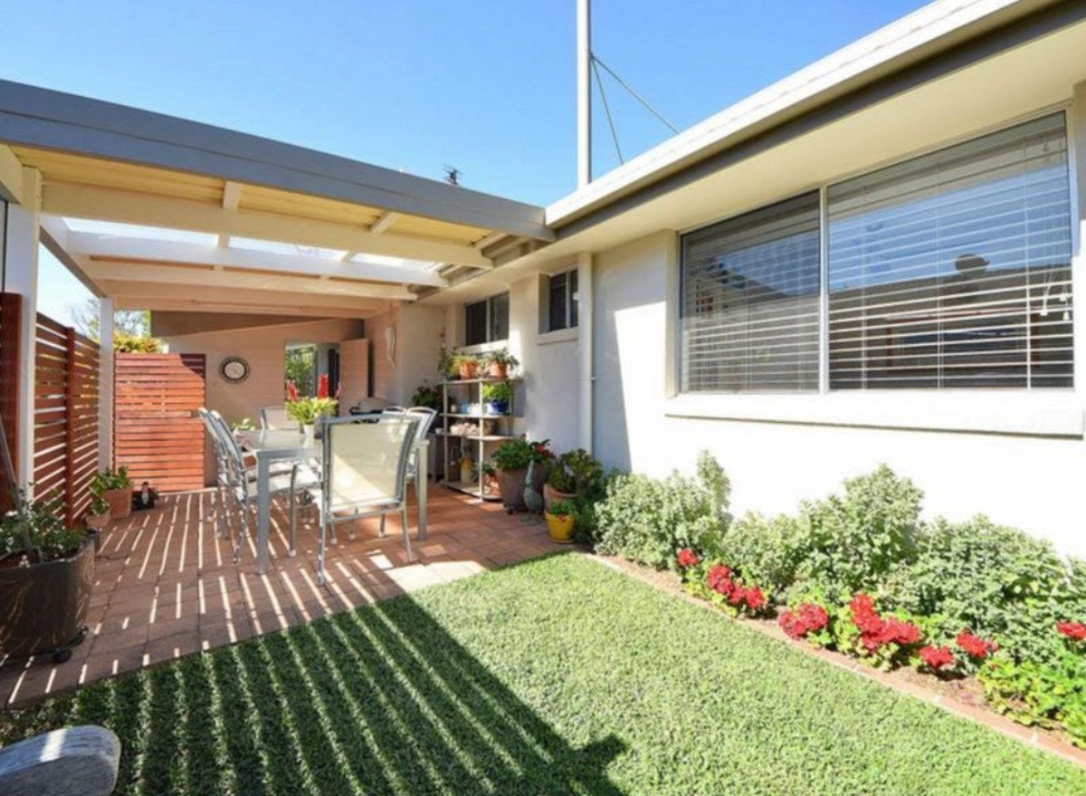 1/8 Russell Court Miami 9