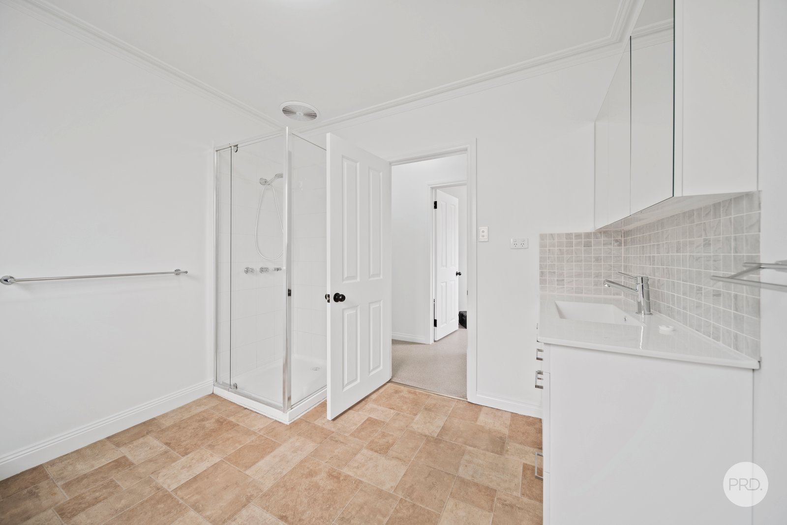 18 Russell Street QUARRY HILL 5