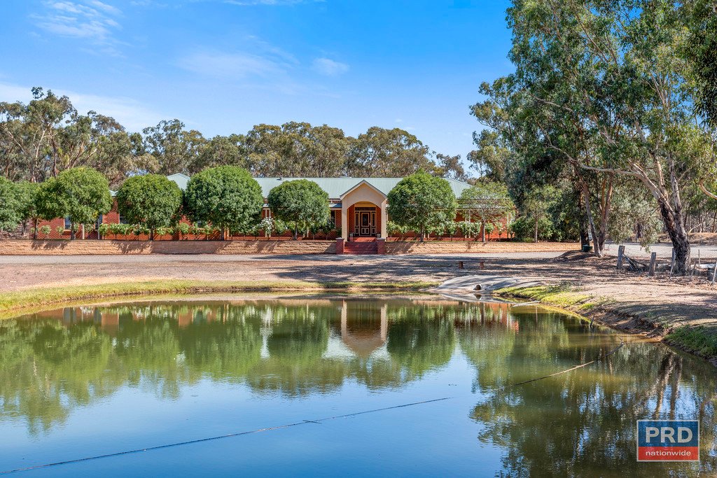 18 Ryalls Lane STRATHFIELDSAYE 1