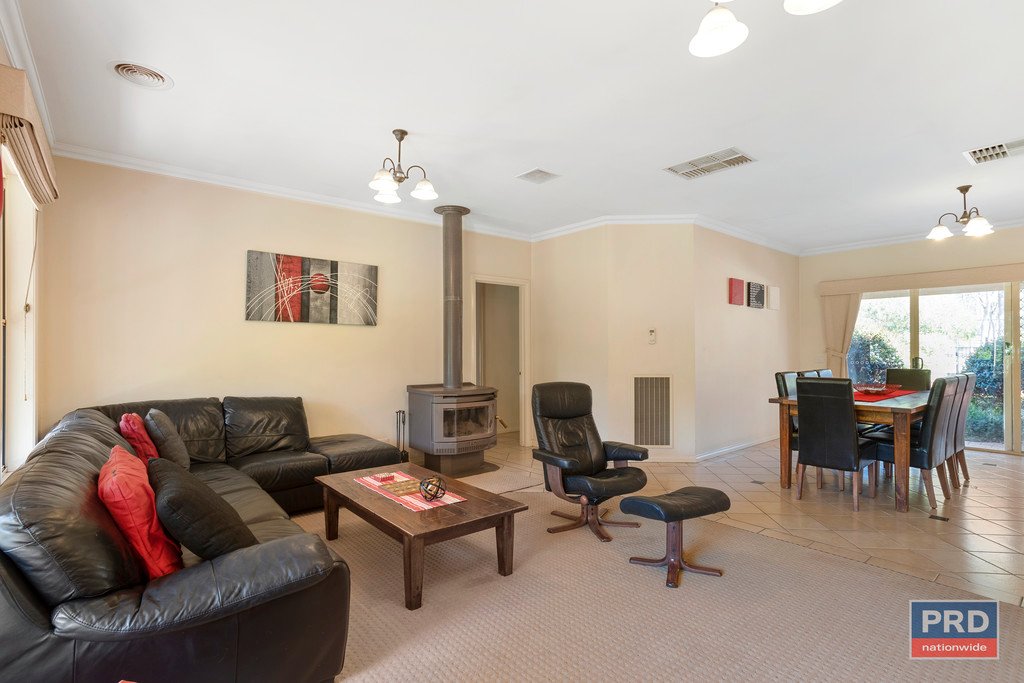 18 Ryalls Lane STRATHFIELDSAYE 9