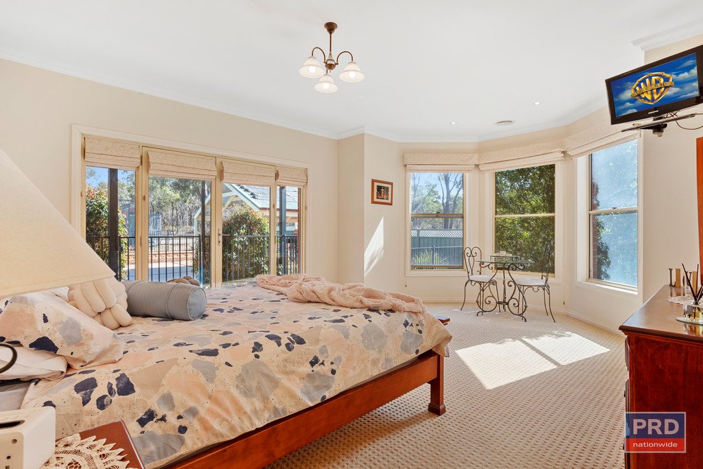 18 Ryalls Lane STRATHFIELDSAYE 11