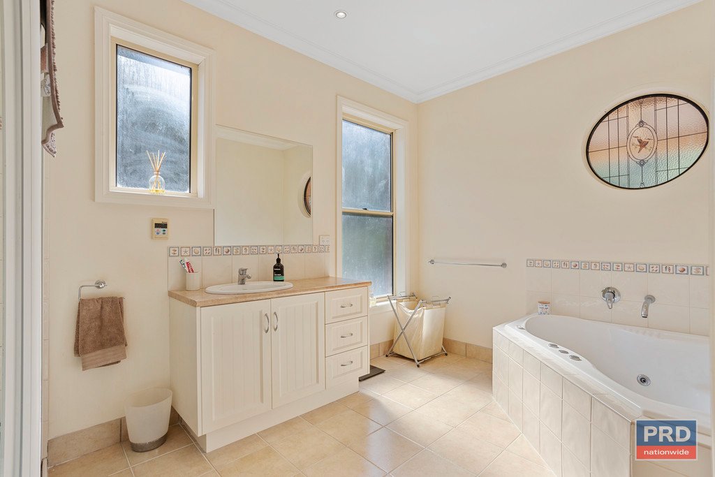 18 Ryalls Lane STRATHFIELDSAYE 13