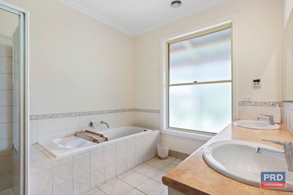 18 Ryalls Lane STRATHFIELDSAYE 19