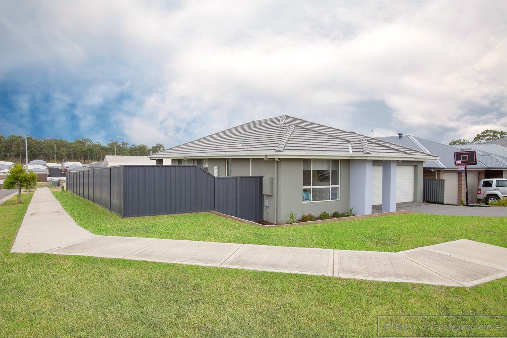 18 Sandridge Street THORNTON 2