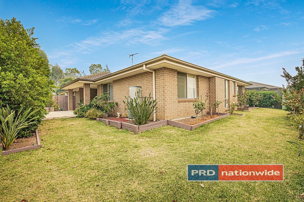 18 Sandstock Crescent JORDAN SPRINGS 2