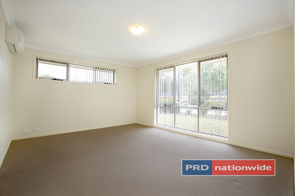 18 Sandstock Crescent JORDAN SPRINGS 6