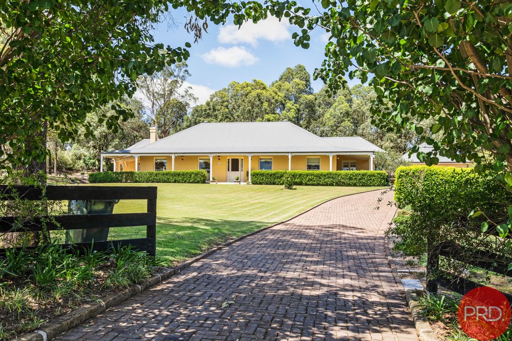 18 Sandstone Drive WINDELLA 1