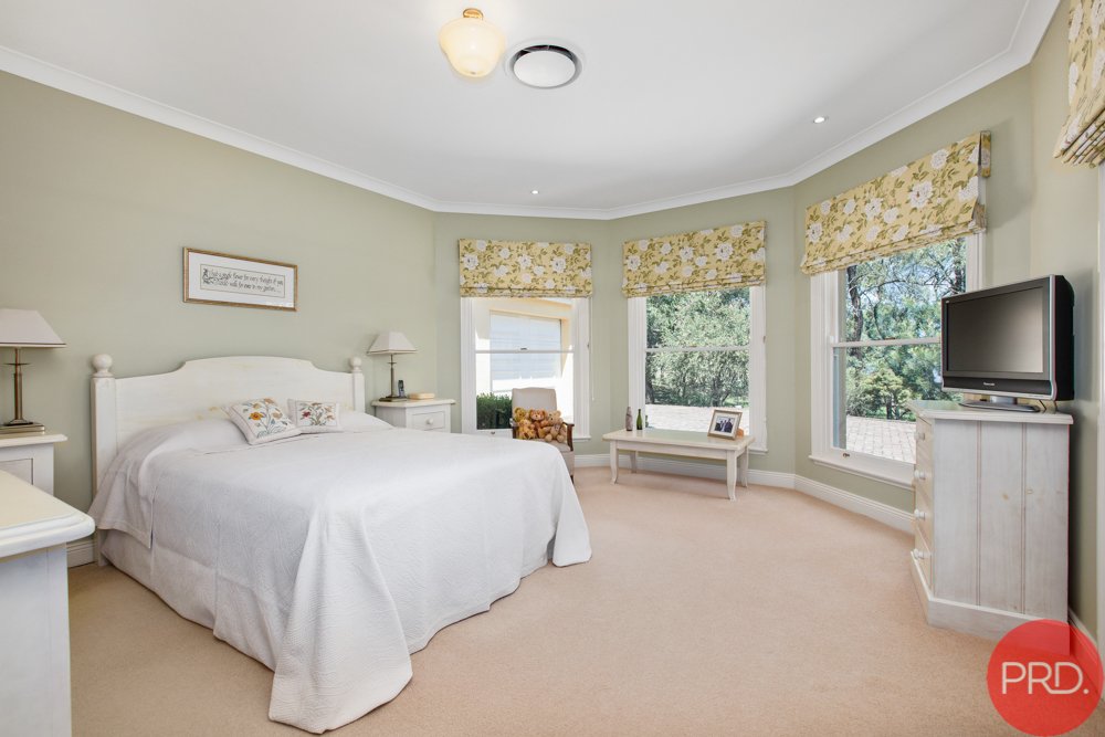 18 Sandstone Drive WINDELLA 8