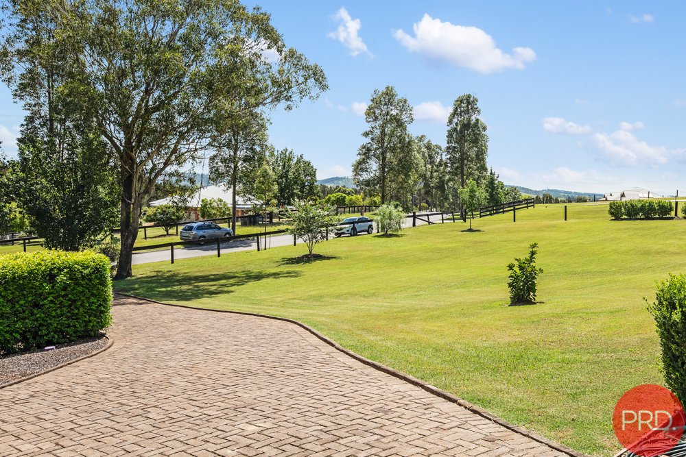 18 Sandstone Drive WINDELLA 14
