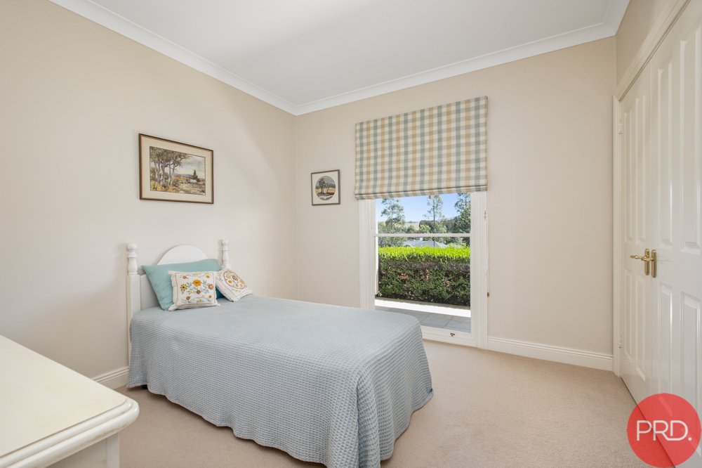 18 Sandstone Drive WINDELLA 32