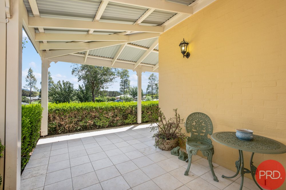 18 Sandstone Drive WINDELLA 35