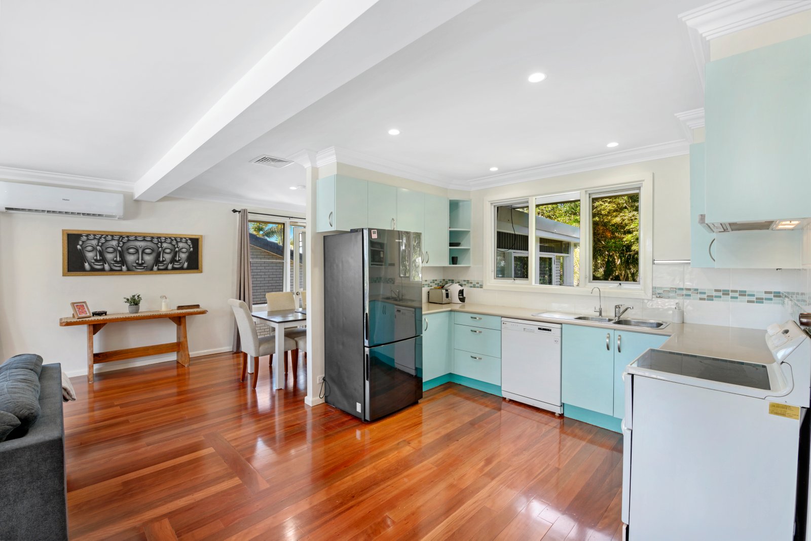 18 Sandy Beach Road KORORA 4