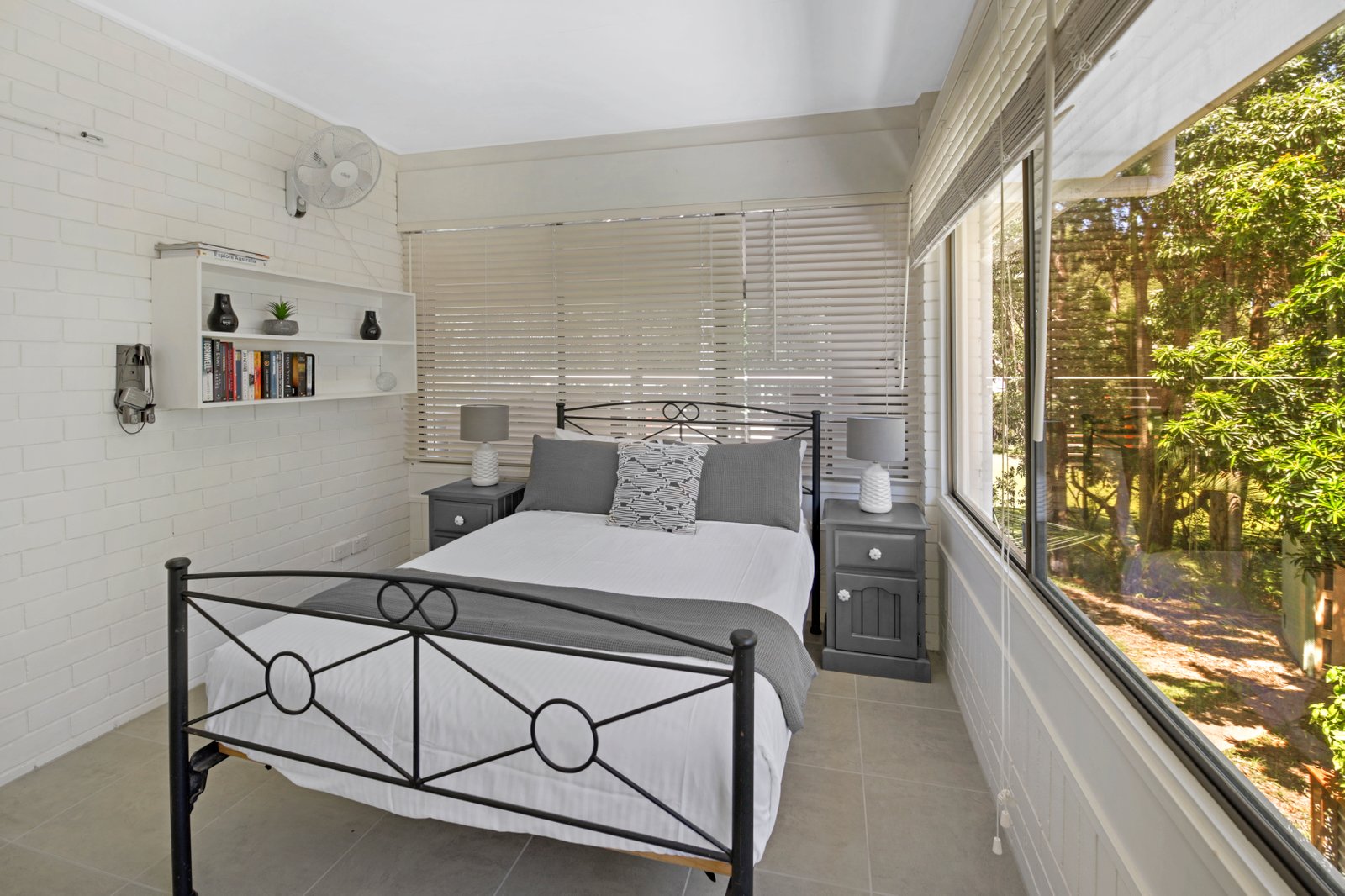 18 Sandy Beach Road KORORA 12