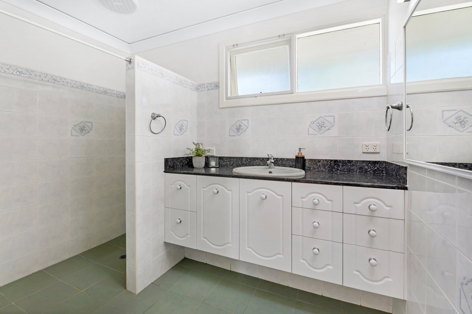 18 Sandy Beach Road KORORA 23