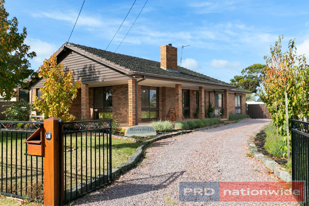 18 Sayle Street SEBASTOPOL 16