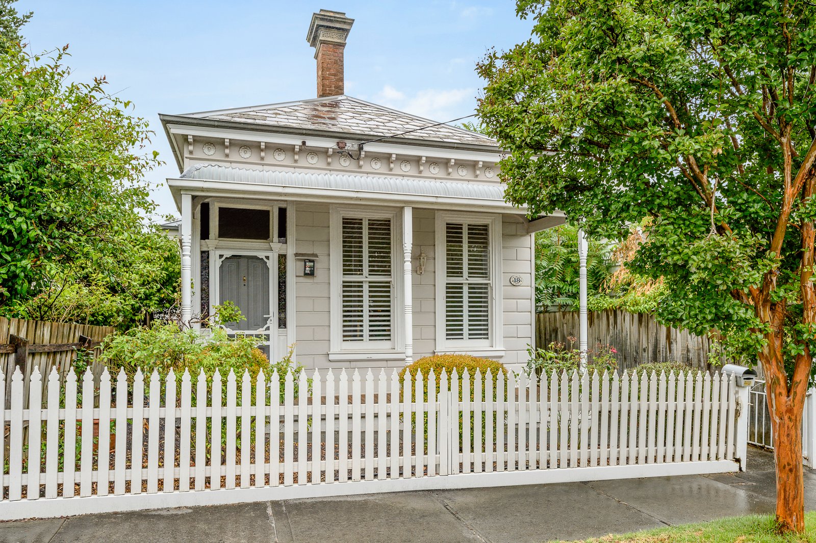  18 Scott Street