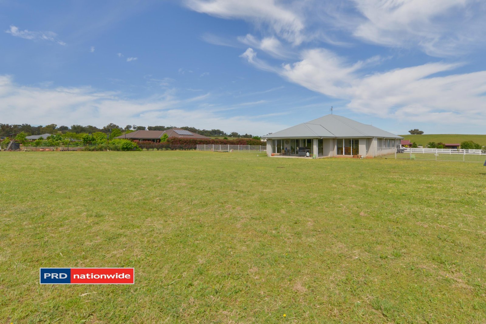 18 Sequoia Drive TAMWORTH 4