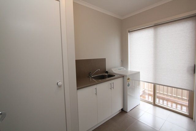 18 Shakespeare Ave  MOUNT HELEN 5