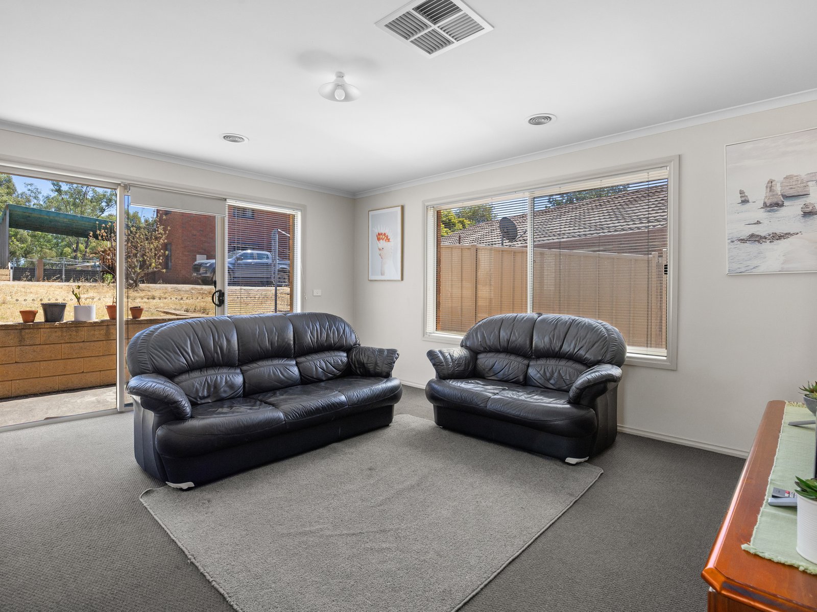 Gallery: 1/8 Sharon St