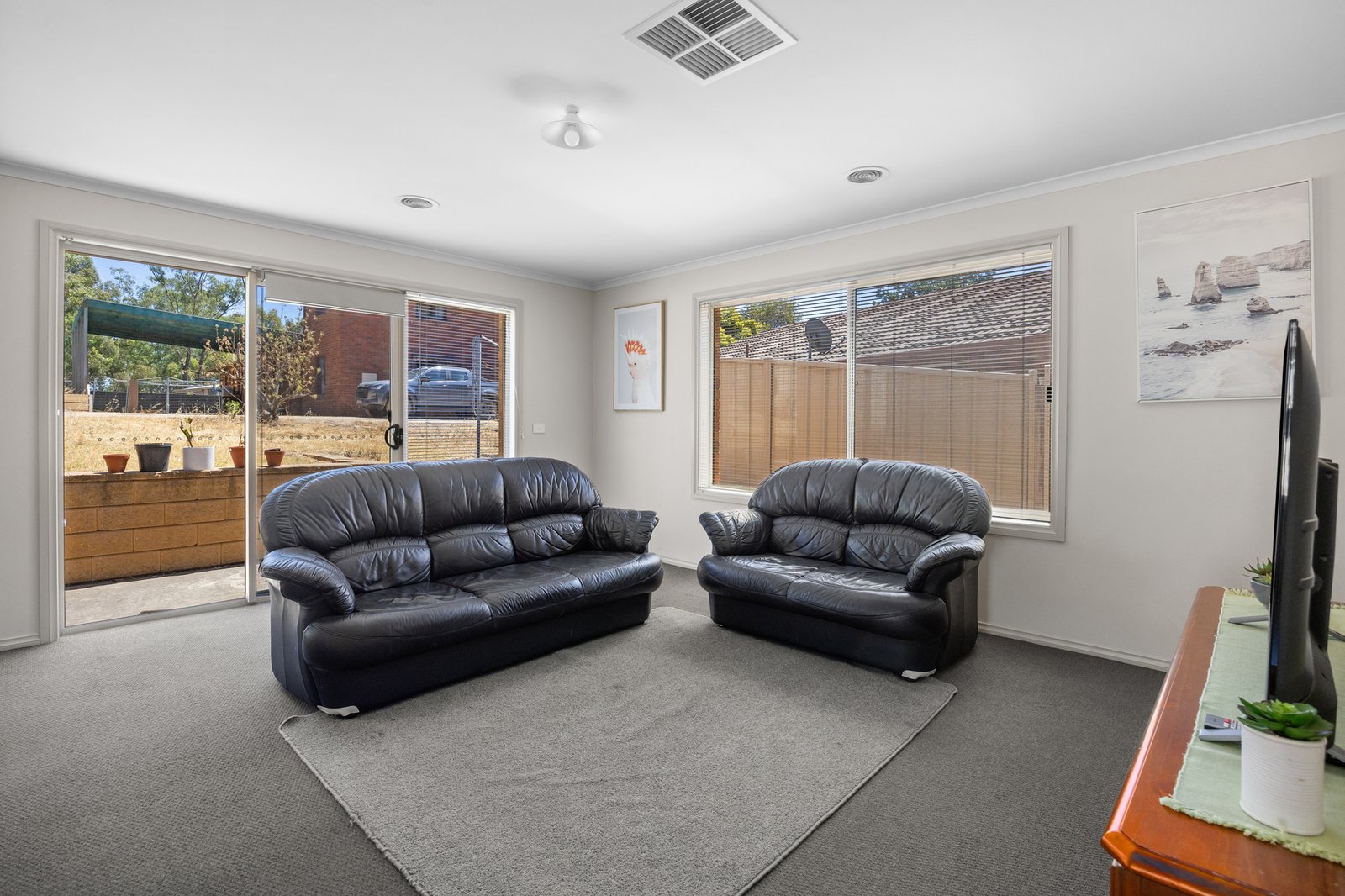 Gallery: 1/8 Sharon Street