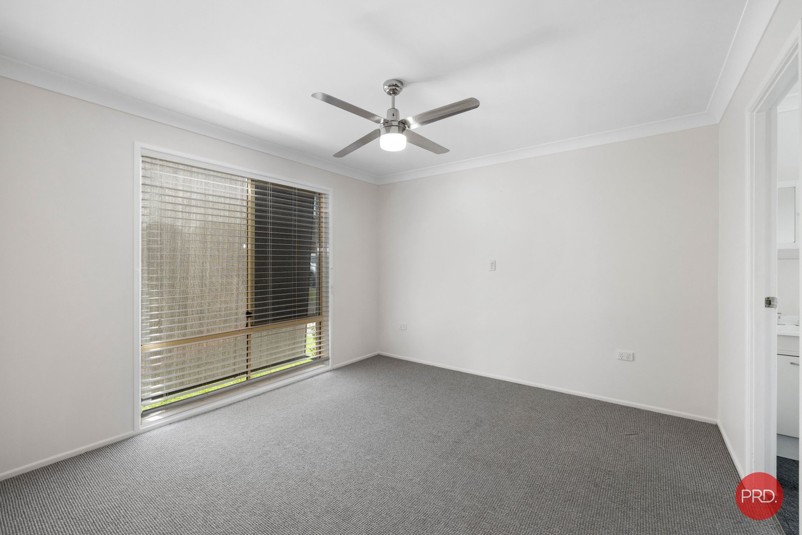 18 Shaws Close BOAMBEE EAST 12