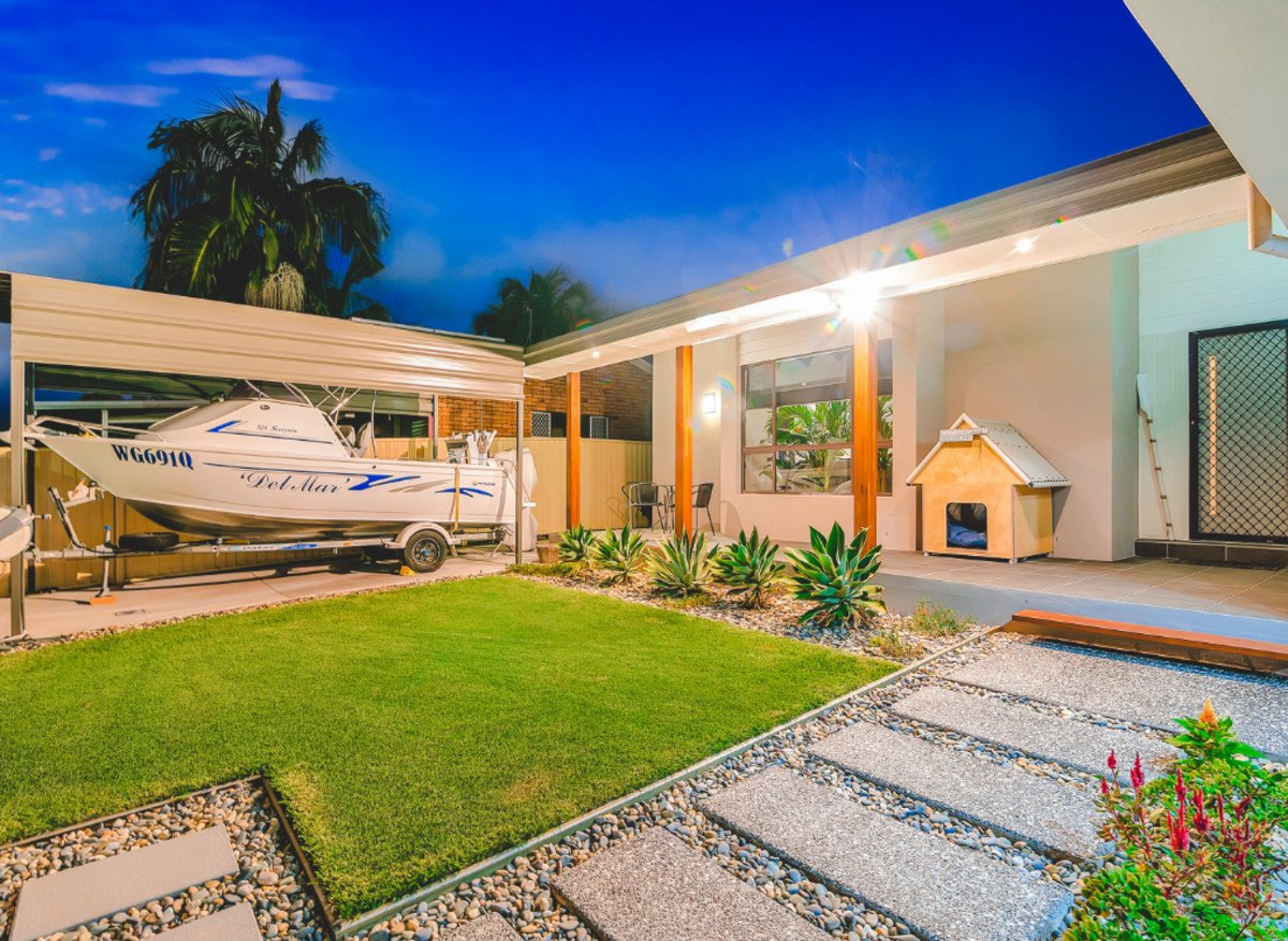 18 Shearwater Drive BURLEIGH WATERS 2