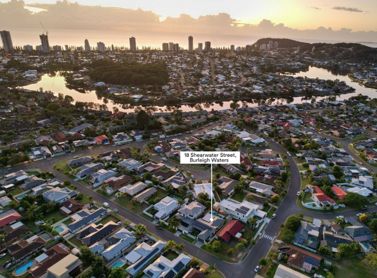 18 Shearwater Drive BURLEIGH WATERS 5