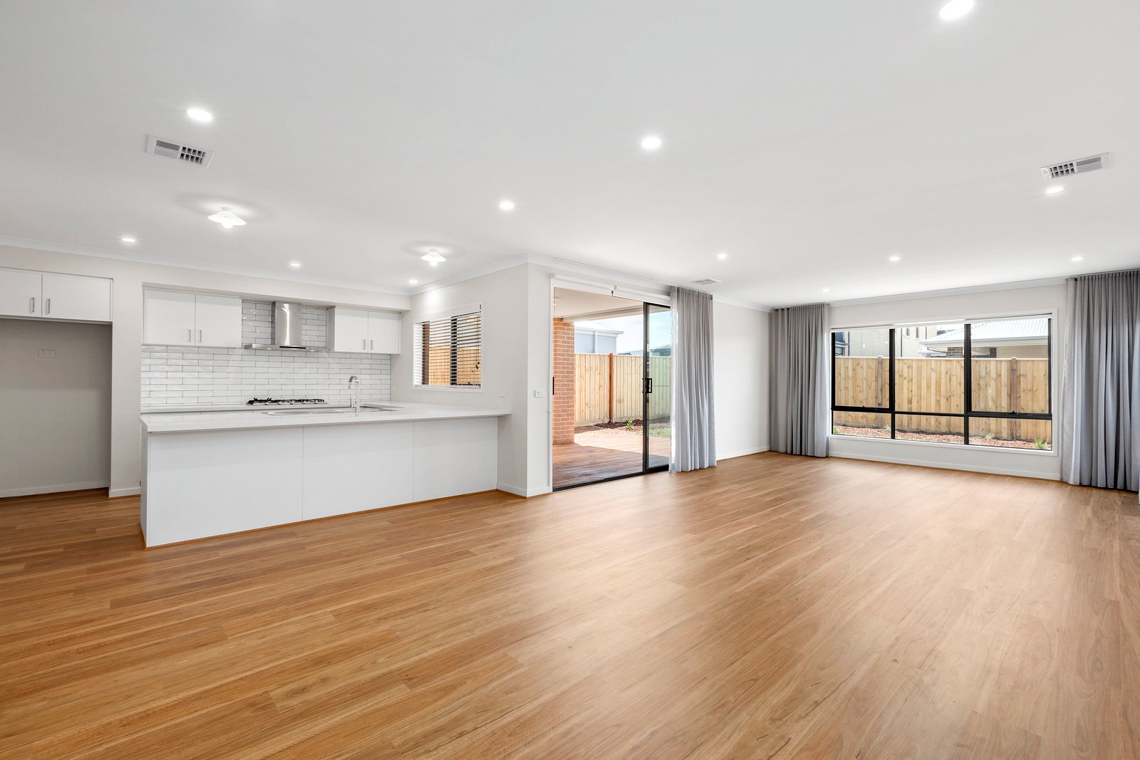 Real Estate and Property in 18 Shearwater Grove, Point Lonsdale, VIC