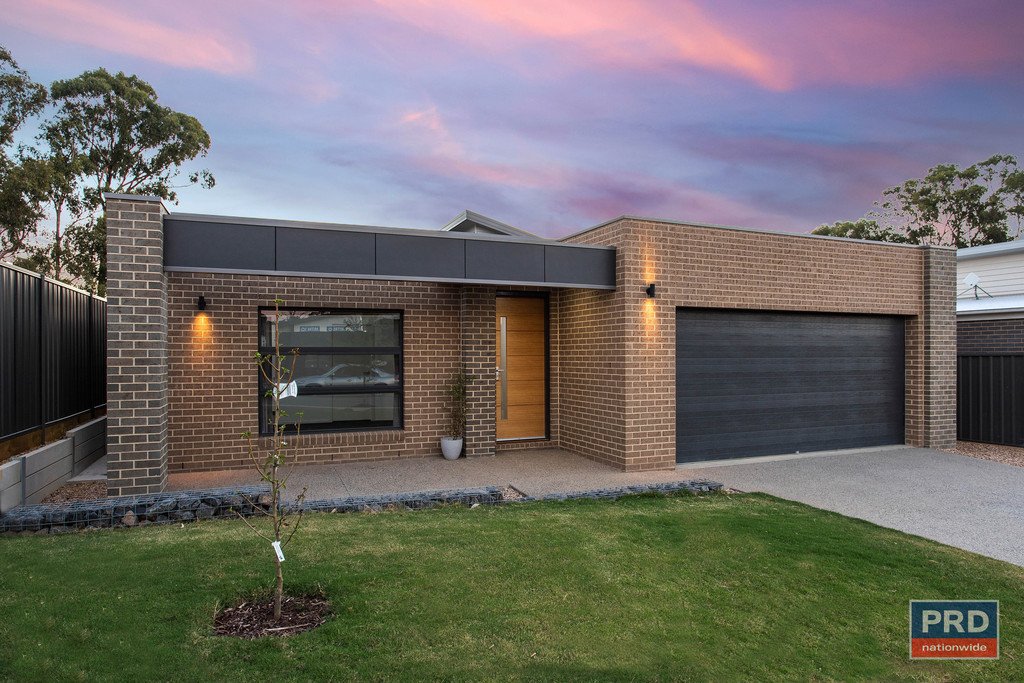 18 Shepherds Glen STRATHFIELDSAYE 1