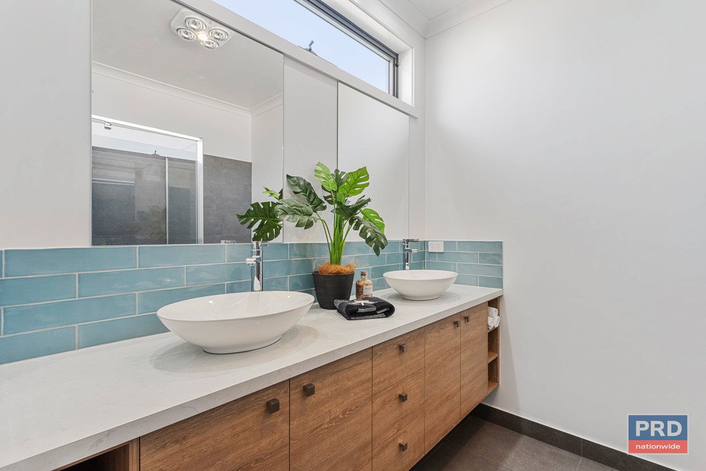 18 Shepherds Glen STRATHFIELDSAYE 4