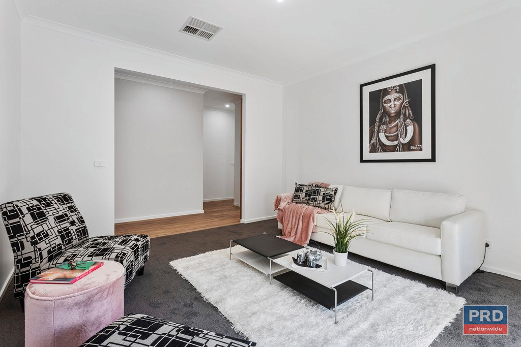 18 Shepherds Glen STRATHFIELDSAYE 8