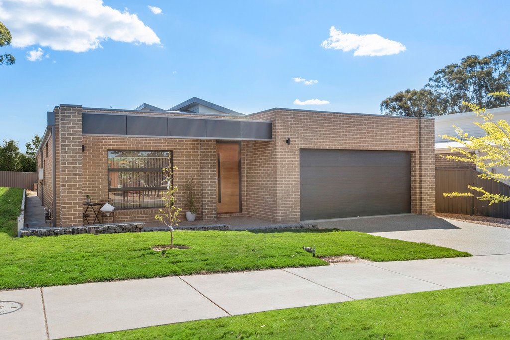 18 Shepherds Glen STRATHFIELDSAYE 25