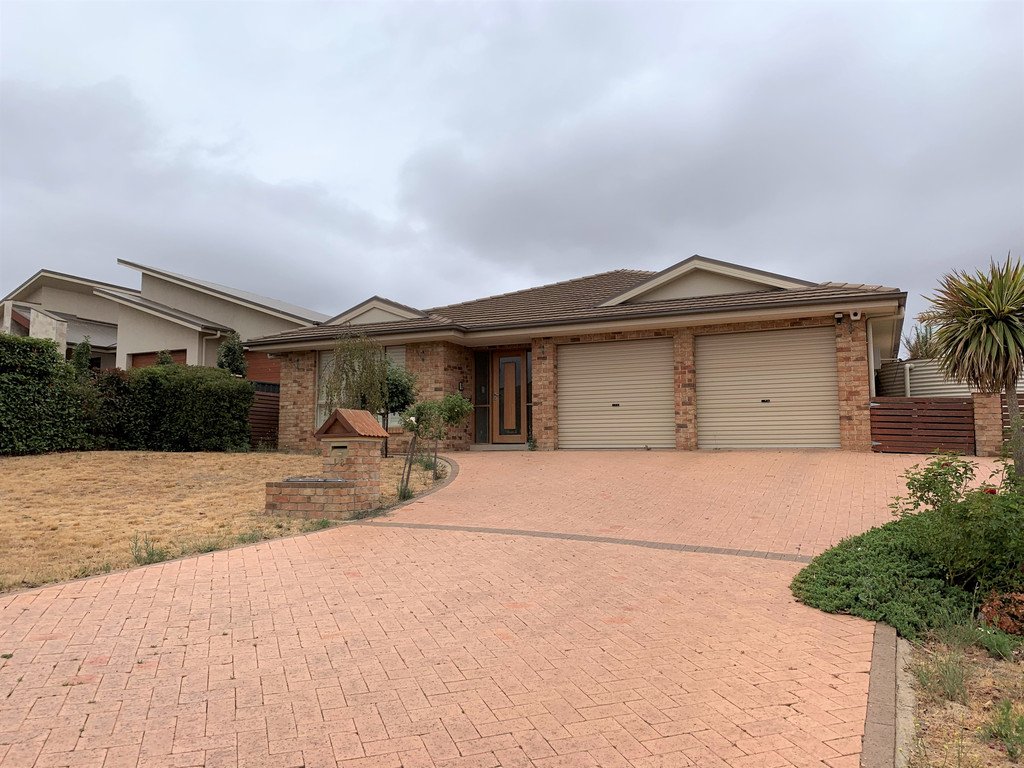 18 Simms Drive BUNGENDORE 1