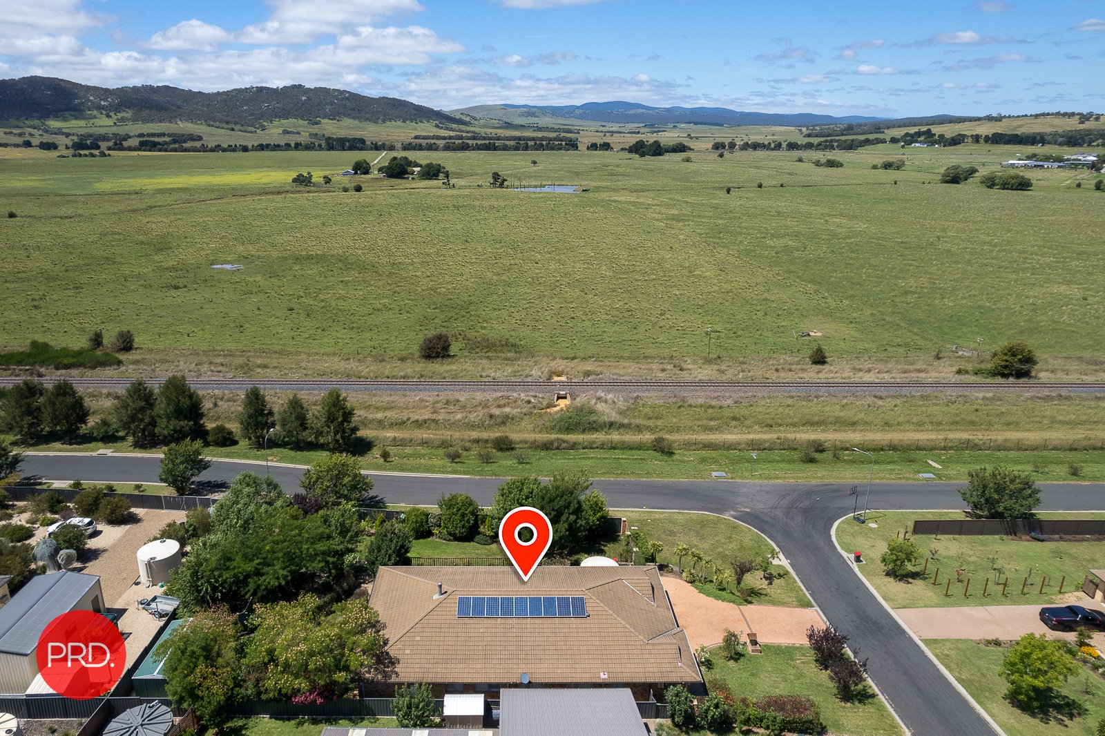 18 Simms Drive BUNGENDORE 1