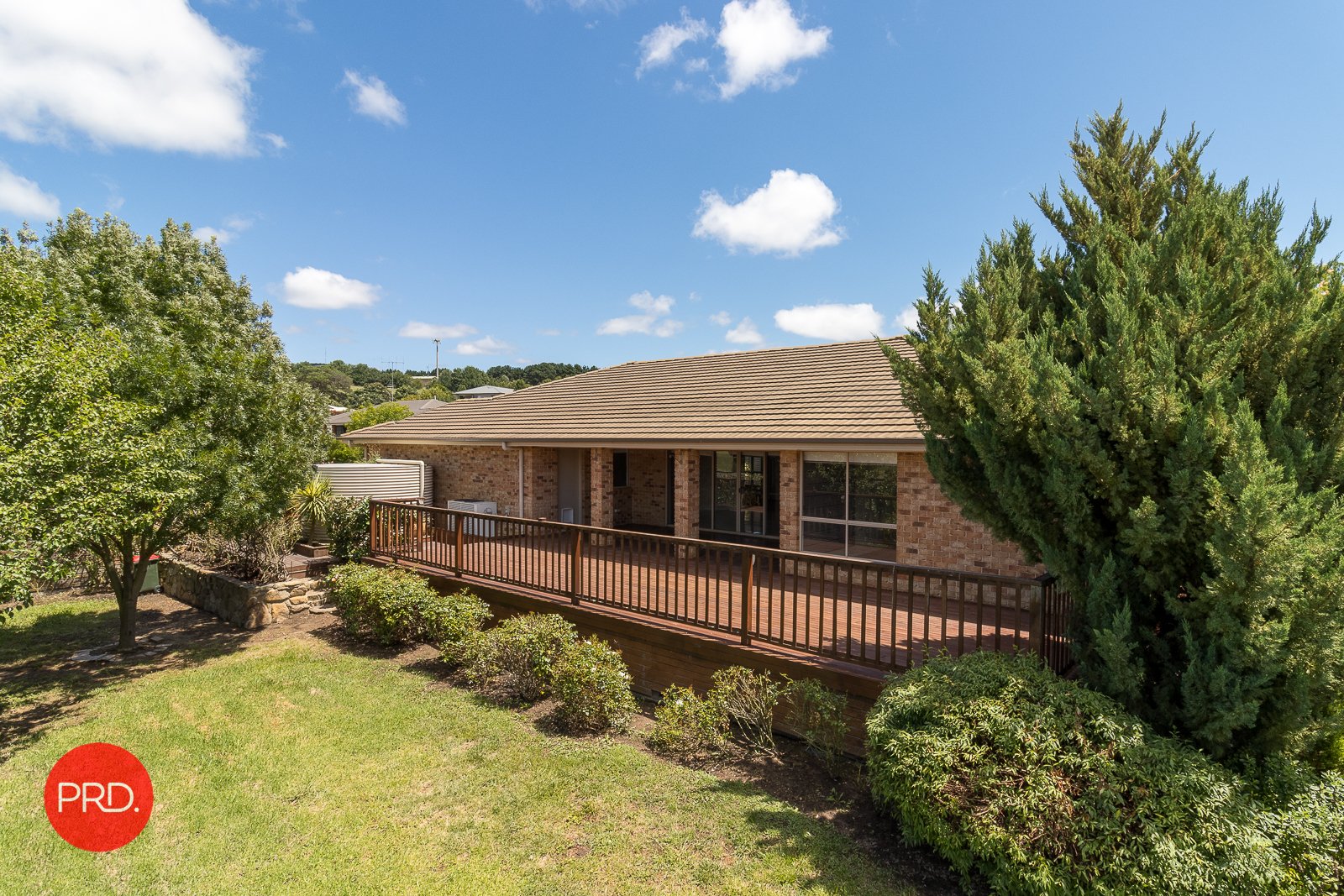 18 Simms Drive BUNGENDORE 2