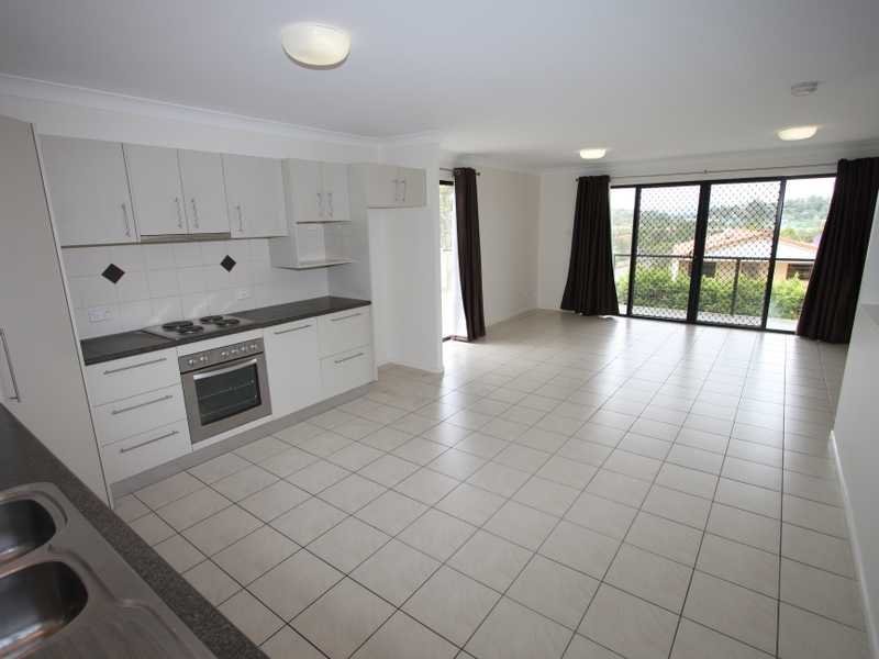 1/8 Soldierbird Place CARRARA 2