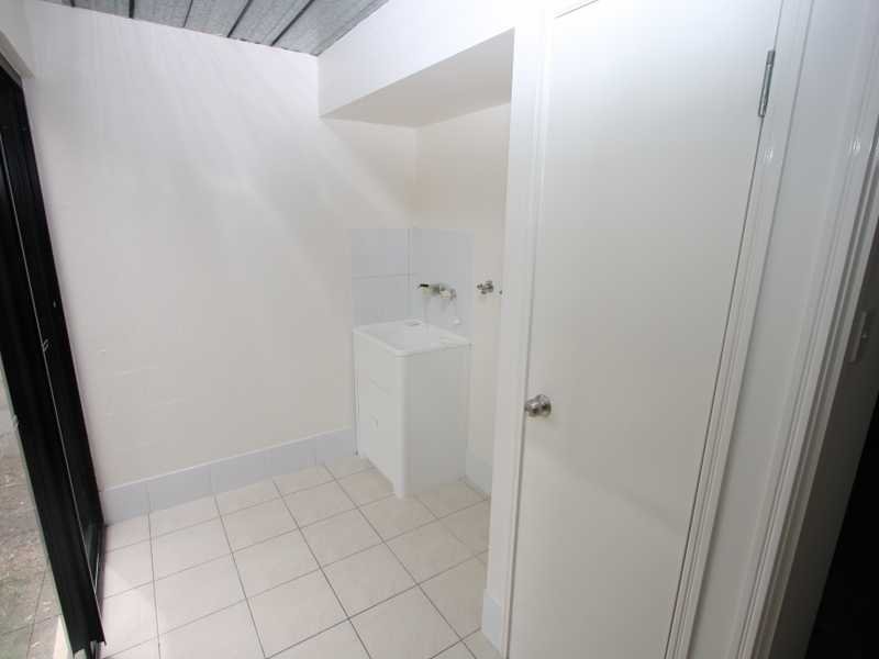 1/8 Soldierbird Place CARRARA 9