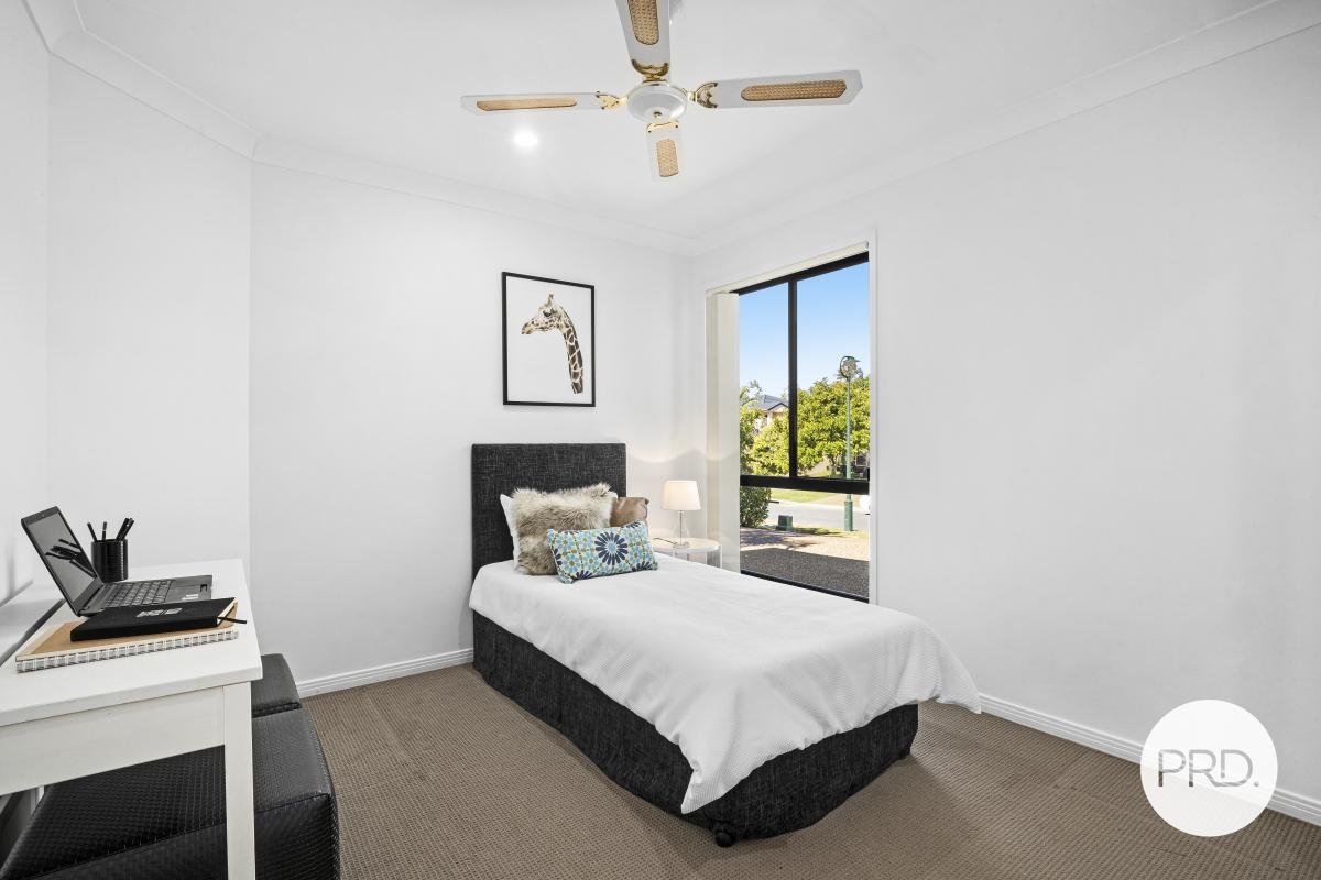 18 Solitaire Place ROBINA 12