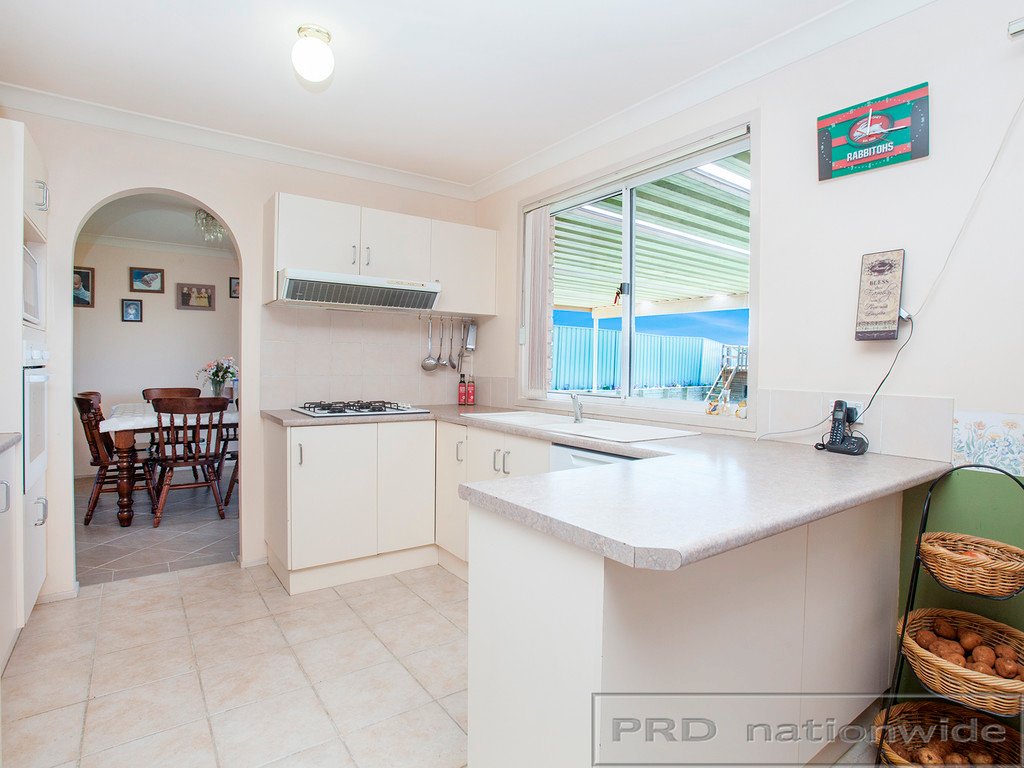 18 Somerset Drive THORNTON 11