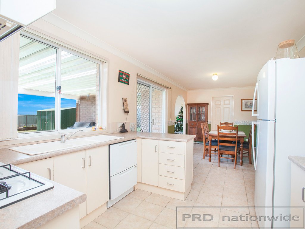 18 Somerset Drive THORNTON 12