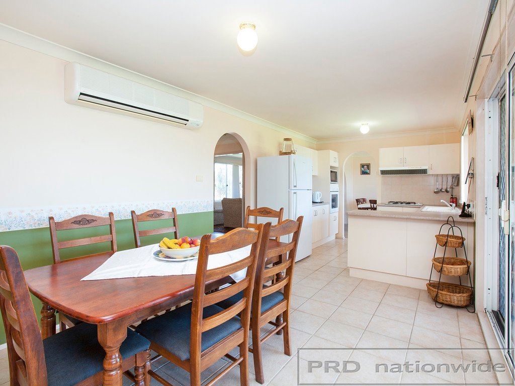 18 Somerset Drive THORNTON 13