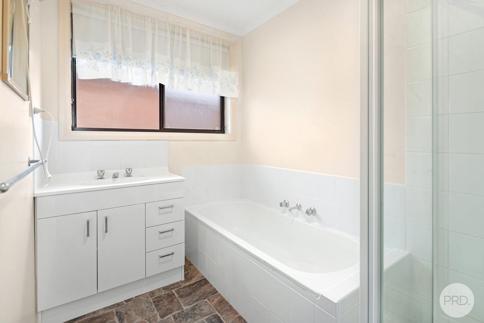 1/8 Spencer Street CANADIAN 7